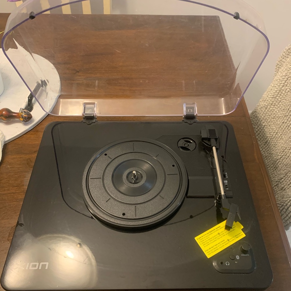 Ion LP record player - Picture 2 of 4